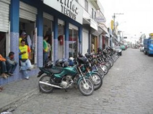 Motoboy gera muitos empregos em cidades como Conceição do Coité