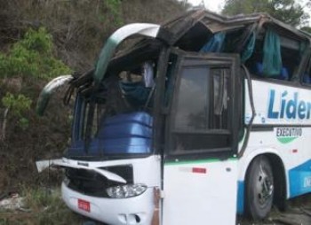 Os passageiros saíram de Serrinha no ônibus da empresa Líder 