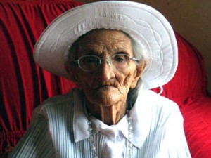 Ex-cangaceira Aristéia Soares de Lima, 98 anos, morreu após ficar internada desde segunda-feira