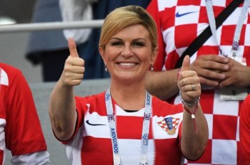 Apaixonada por futebol, Kolinda Grabar-Kitarovic é a primeira presidente mulher da Croácia