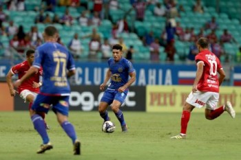 O Tricolor sofre sua primeira derrota na Copa do Nordeste, enquanto o clube sergipano conquista os p