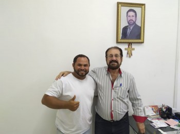 Flávio Lima (Presidente Mul do PRB e Raimundo Caires fotografaram juntos após ato de  filiação,