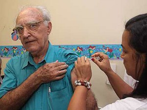 Mais de 706 mil idosos já se vacinaram. A meta é vacinar 1,3 milhões