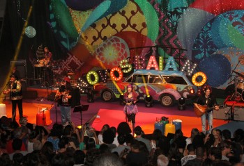 Multidão lotou a Concha Acústica do Teatro Castro Alves e cantou junto sucessos do disco Acabou Ch