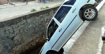 A comunidade socilita providências para ampliar a proteção ao canal