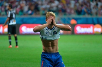 Sem medo, Wesley sobe para fazer seu primeiro gol pelo Bahia