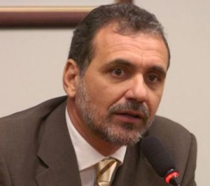 Ele entra na disputa pelo Senado com os olhos voltados para o Thomé de Souza