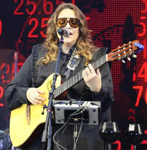 Polêmica teria se intensificado por conta do cachê de R$ 390 mil e a suposta exclusão de um inté