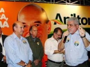 Pedetistas e petistas prestigiaram filiação de Anilton