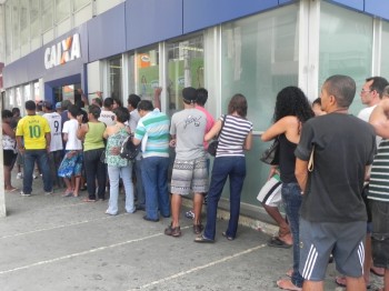 Os serviços bancários têm irritado os clientes