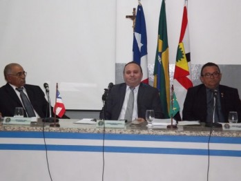 Gilmar preside a última sessão de 2017 do Legislativo Gloriense, a volta será em 15 de fevereiro 