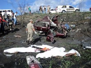 Gol e carreta colidiram na BR-116, vitimando cinco pessoas 