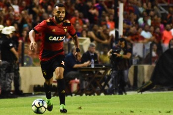 Com a maratona de jogos, Samuel Xavier está desgastado fisicamente, alega Vanderlei Luxemburgo