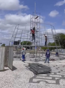 A decoração de Natal  do ano passado  a PMPA  torrou  R$ 765 mil! 