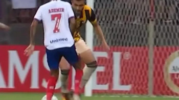 Bahia vence The Strongest por 3x0 na Libertadores com gols de Lucho Rodrigues e Ademir.