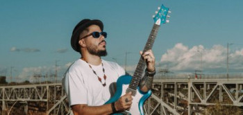 Guitarrista baiano premiado traz para Salvador show instrumental autoral que mistura jazz, rock e ri