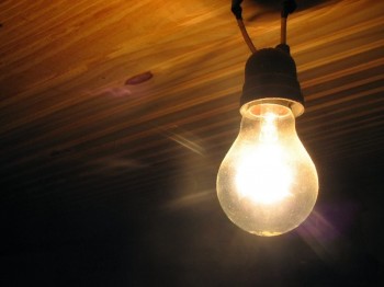 Bandeira tarifária, que hoje está verde, vai passar para a cor amarela em julho; cobrança extra s