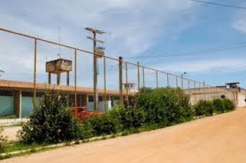 Muros do presídio de Vitória da Conquista (BA)