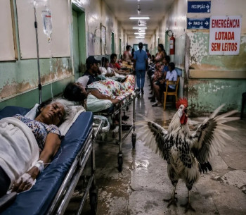 Foto ilustrativa retratando o descaso nos corredores