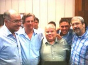 Oposição marcou presença na convenção tucana 