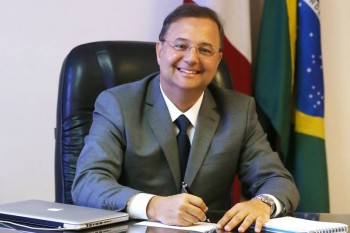 Em outubro de 2017, o secretário havia sido intimado, mas não cumpriu a determinação da Justiça