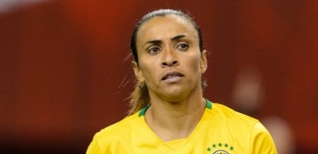 Marta acredita que a seleção brasileira conseguirá superar a pressão por resultados