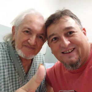 Antônio José Diniz e o filho Dinizinho em 19 de março de 2019 no HNAS.