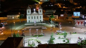 Cidade de Cícero Dantas com destaque para a igreja Matriz