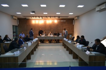 Votação precisou de voto de desempate para ser concluída —