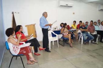 Diretoria do CRTUR - Ana Paula, Rosângela e Galdino - coordenando o processo de eleição 