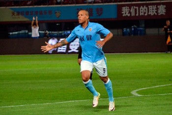 Luis Fabiano acertou saída da China