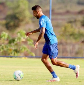 Em confronto direto na luta contra o rebaixamento, partida acontece às 18h15min, no Estádio da Ilh