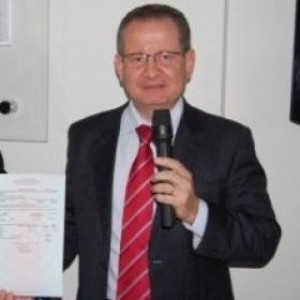 Carlos de Azevedo Martins é irmão de Coronel e afilhado de Otto