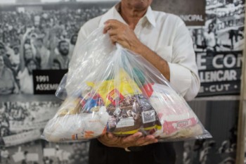 Estudantes que ainda não tiveram acesso a benefício devem falar com a escola