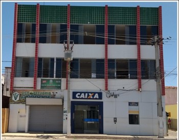 parte da equipe de empregados testou positivo