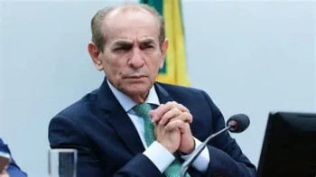 Parecer na CCJ do Senado propõe fim da reeleição a  partir de 2028 e mandato de 5 anos para Execu