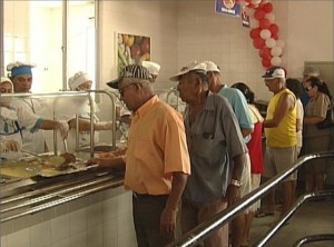 Refeições saudáveis, oferecidas a preços acessíveis à população