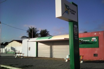 Espaço de exercícios para idosos no Centenário está sem uso há quase dois anos. 