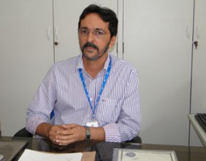 Augusto Cézar em seu novo gabinete de trabalho, na APA 