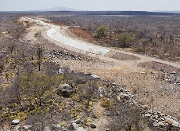 Obra parada da transposição do rio São Francisco no município de Floresta (PE)