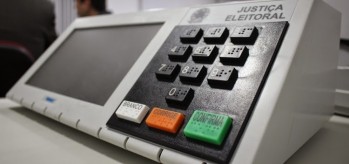 Com seis concorrentes, processo eleitoral tem marca recorde de candidatos na disputa.