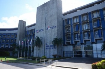 TCM-BA determina investigação de 30 mil servidores.