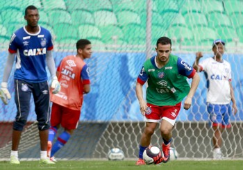 Maikon Leite voltou a ser relacionado por Guto e deve ser titular pela primeira vez