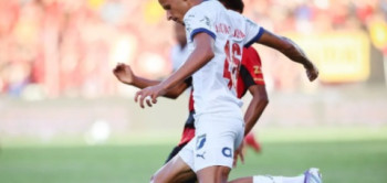 Equipes desperdiçam diversas oportunidades claras e não mexem no placar na Ilha do Retiro