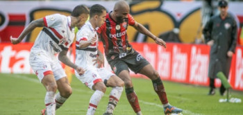 Bobadilla e Sabino fizeram os gols da vitória no Morumbi