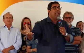 Jean Roubert foi abandonado pela bancada governista.